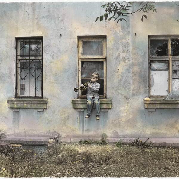 老房子的旋律。由Sergey Shapochkin在摄影中格式的电影